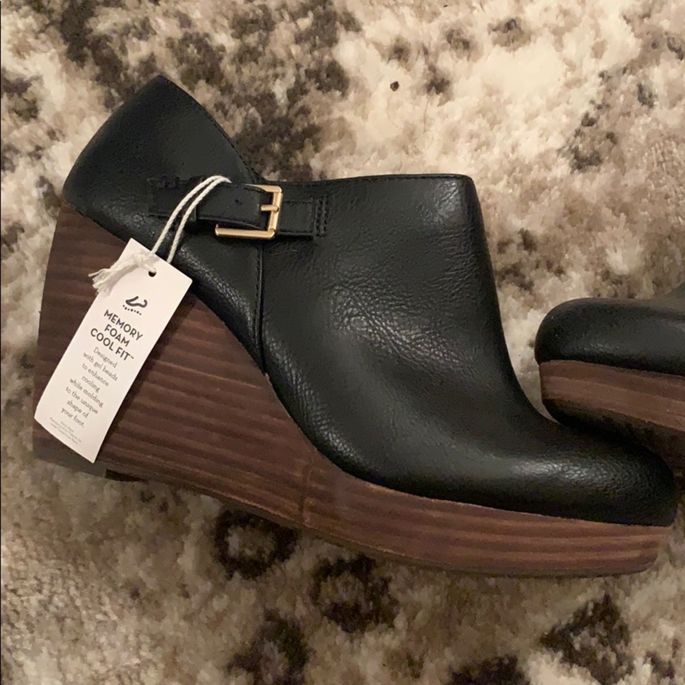Dr. Scholls wedges -brand new